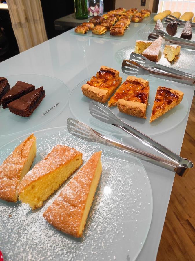 Hotel Bacco Rooms&Breakfast Pietra Ligure Esterno foto