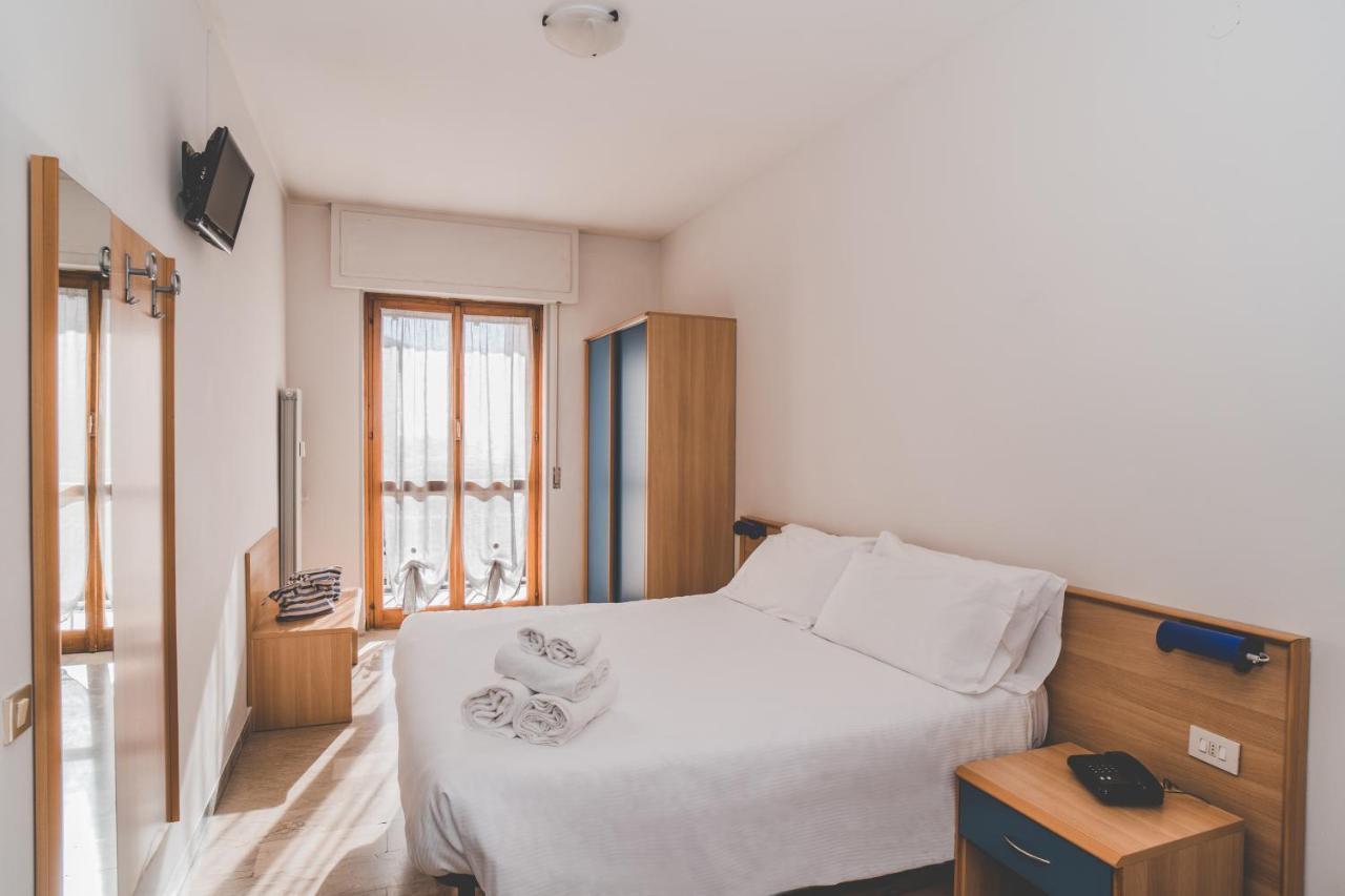 Hotel Bacco Rooms&Breakfast Pietra Ligure Esterno foto