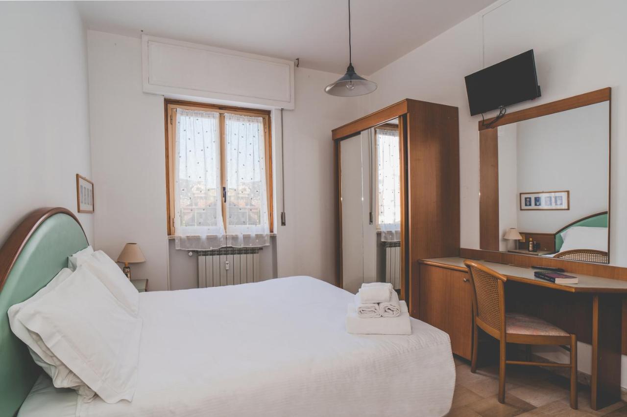 Hotel Bacco Rooms&Breakfast Pietra Ligure Esterno foto
