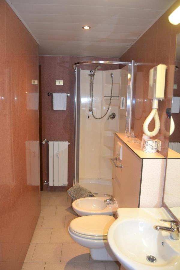 Hotel Bacco Rooms&Breakfast Pietra Ligure Esterno foto