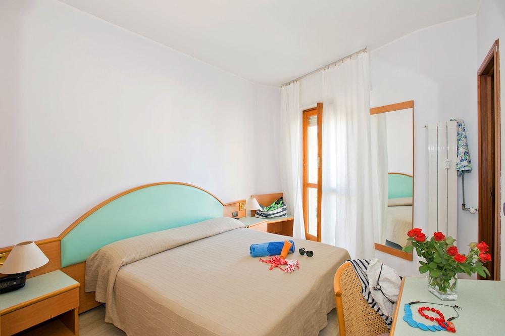 Hotel Bacco Rooms&Breakfast Pietra Ligure Esterno foto