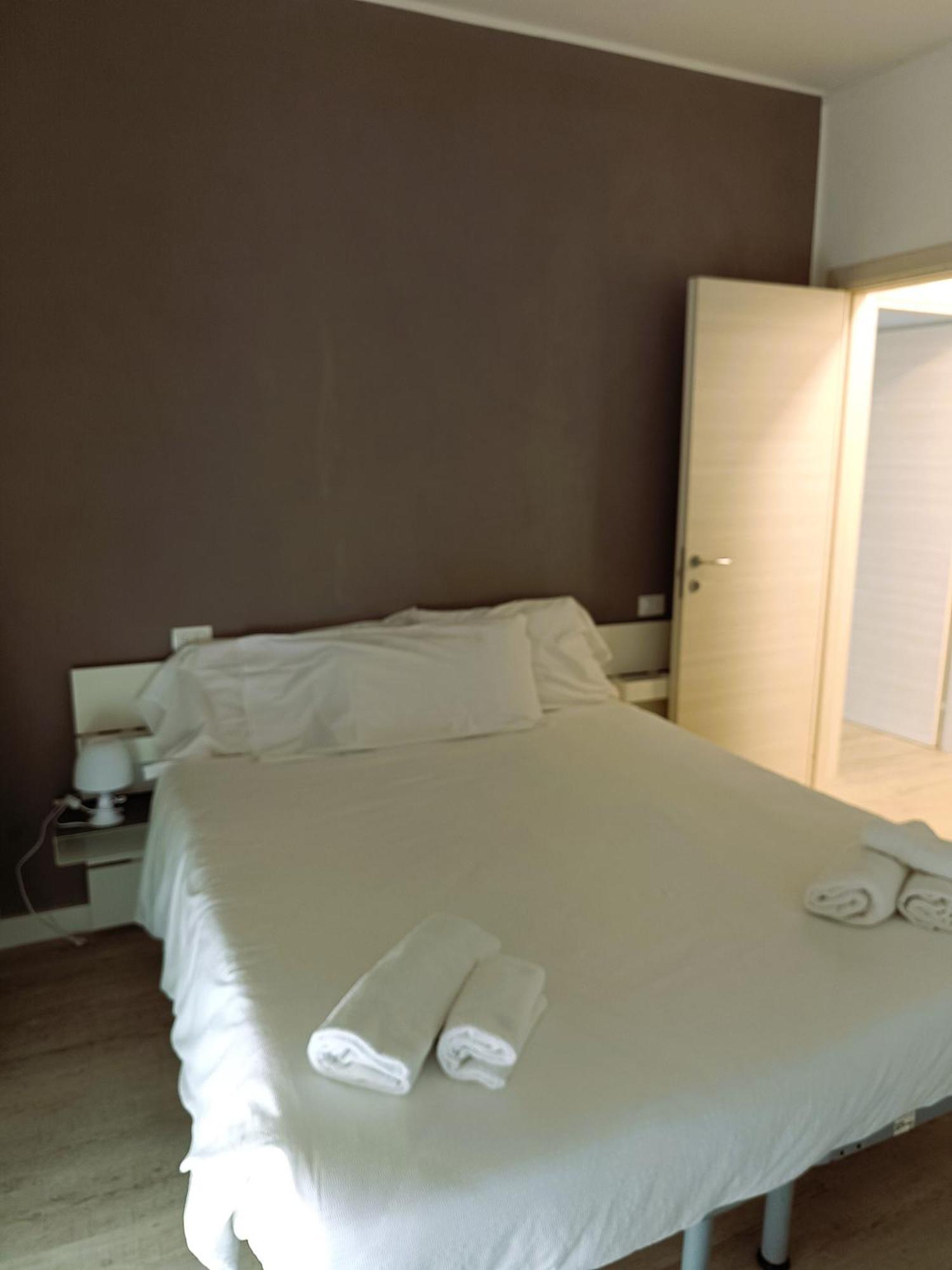 Hotel Bacco Rooms&Breakfast Pietra Ligure Esterno foto