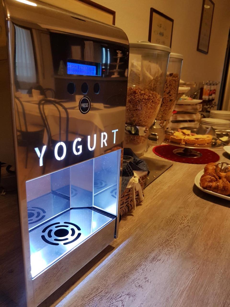 Hotel Bacco Rooms&Breakfast Pietra Ligure Esterno foto
