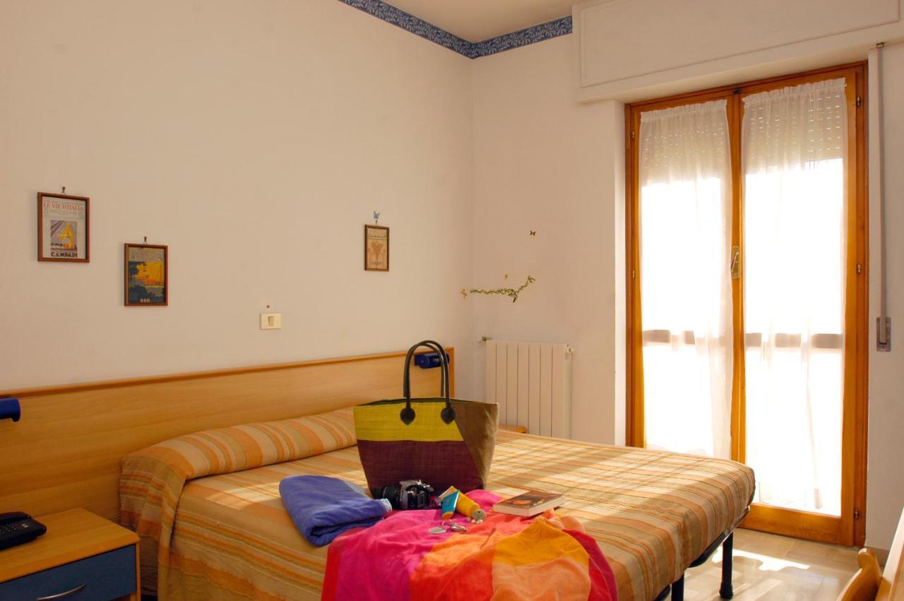 Hotel Bacco Rooms&Breakfast Pietra Ligure Esterno foto